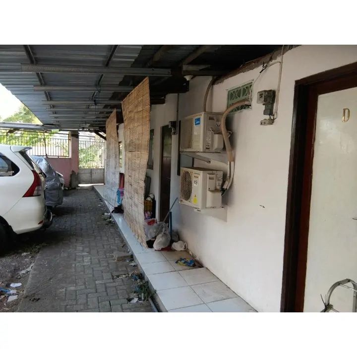 Foto Kamar D (Deluxe Room)  Kost Surabaya